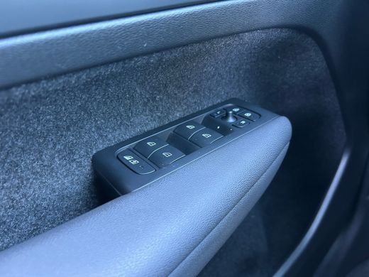 Volvo  XC40 1.5 T4 Plug-in hybrid Core Bright | Cruise Control | Navi | Camera | PDC V+A | Elektrische achter... ActivLease financial lease