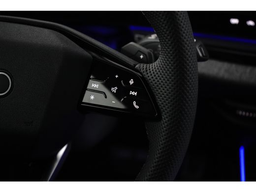 Audi A6 Avant 2.0 e-hybrid quattro S edition 299PK | Trekhaak | 4-wiel besturing | 360 Camera | Sfeer ver... ActivLease financial lease