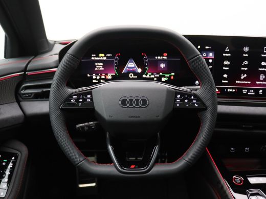 Audi A6 Avant 2.0 e-hybrid quattro S edition Competition 367PK Tech Pro, trekhaak, elek. stoelen, head-up... ActivLease financial lease