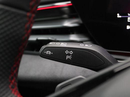 Audi A6 Avant 2.0 e-hybrid quattro S edition Competition 367PK Tech Pro, trekhaak, elek. stoelen, head-up... ActivLease financial lease