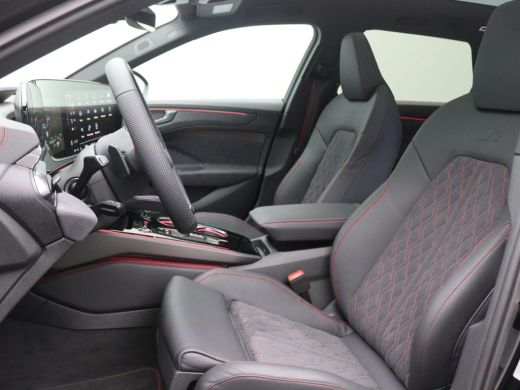 Audi A6 Avant 2.0 e-hybrid quattro S edition Competition 367PK Tech Pro, trekhaak, elek. stoelen, head-up... ActivLease financial lease