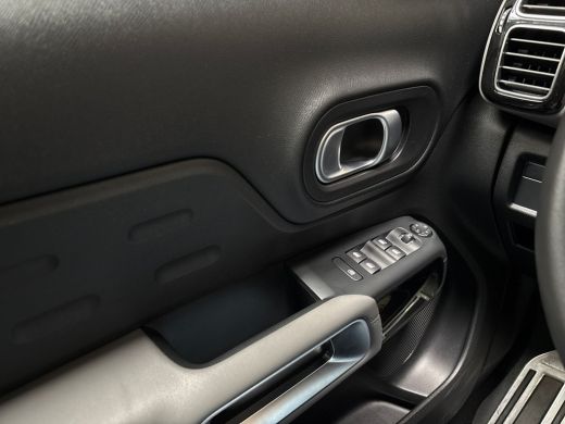Citroën C5 Aircross 1.2 PureTech Sport Automaat (PANORAMADAK, APPLE CARPLAY, GROOT NAVI, 360 CAMERA, LEDER, SPORTSTOE... ActivLease financial lease
