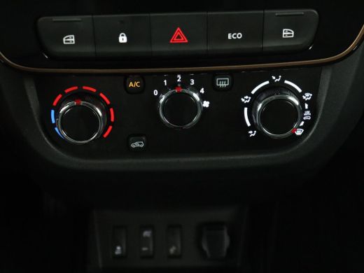 Dacia Spring 65 Extreme 27 kWh | SOH 94,3% | Leder | Camera | Carplay | Airco | Speedlimiter | Bluetooth | Par... ActivLease financial lease