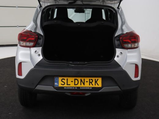 Dacia Spring 65 Extreme 27 kWh | SOH 94,3% | Leder | Camera | Carplay | Airco | Speedlimiter | Bluetooth | Par... ActivLease financial lease