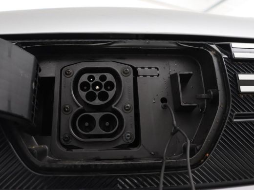 Dacia Spring 65 Extreme 27 kWh | SOH 95,1% | Leder | Camera | Carplay | Airco | Speedlimiter | Bluetooth | Par... ActivLease financial lease