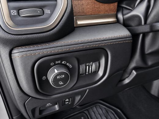 Dodge Ram 1500 1500 5.7 V8 4x4 Crew Cab Longhorn | Bakflip | Incl LPG | Fuel 22INCH velgenset| Geheel rijklaar i... ActivLease financial lease