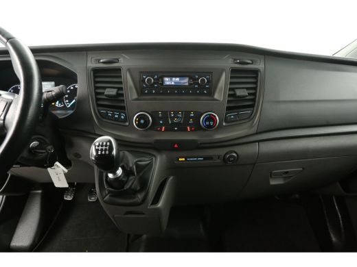 Ford Transit Custom 2.0 TDCI L2H1 | Dubbele Cabine | 2800kg Trekgew. | Airco | Cruise | Trekhaak | Parkeersens. ActivLease financial lease