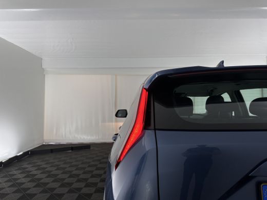 Kia Niro 1.6 GDi Hybrid ComfortLine (INCL.BTW) Aut. *ADAPTIVE-CRUISE | DIGI-COCKPIT | CARPLAY | CAMERA | C... ActivLease financial lease