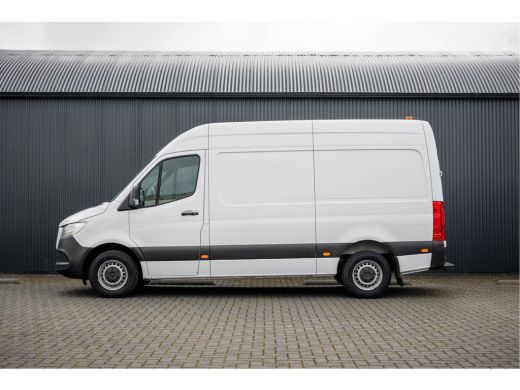 Mercedes-Benz Sprinter 315 CDI L2H2 | Automaat | Mbux | Camera | 1ste Eigenaar | Cruise | PDC | Climatronic ActivLease financial lease