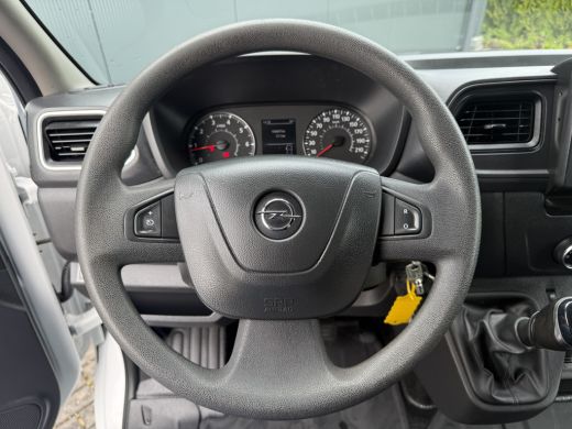 Opel Movano 2.3 Turbo 150 PK / L2H2 / 1e EIG. / TREKHAAK / 3-ZITS / AIRCO / CRUISE / INRICHTING / LED / 2500 ... ActivLease financial lease