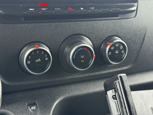 Opel Movano 2.3 Turbo 150 PK / L2H2 / 1e EIG. / TREKHAAK / 3-ZITS / AIRCO / CRUISE / INRICHTING / LED / 2500 ... ActivLease financial lease