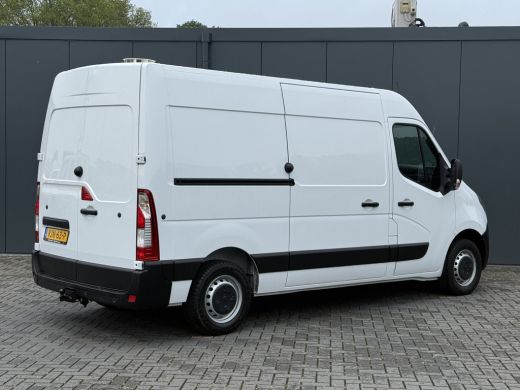 Opel Movano 2.3 Turbo 150 PK / L2H2 / 1e EIG. / TREKHAAK / 3-ZITS / AIRCO / CRUISE / INRICHTING / LED / 2500 ... ActivLease financial lease