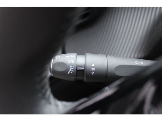Peugeot 208 1.2 PURETECH 100PK ALLURE / NAVI / LEDER / CLIMA / PDC / 16" LMV / CAMERA / WINTERPAKKET / CRUISE... ActivLease financial lease