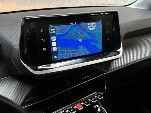 Peugeot 208 1.2 PureTech Deluxe (APPLE CARPLAY, GROOT NAVI, CRUISE, SPORTSTOELEN, LANE ASSIST, LEDER STUURWIE... ActivLease financial lease