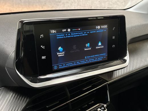 Peugeot 208 1.2 PureTech Deluxe (APPLE CARPLAY, GROOT NAVI, CRUISE, SPORTSTOELEN, LANE ASSIST, LEDER STUURWIE... ActivLease financial lease