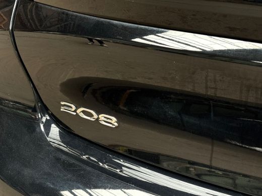 Peugeot 208 1.2 PureTech Deluxe (APPLE CARPLAY, GROOT NAVI, CRUISE, SPORTSTOELEN, LANE ASSIST, LEDER STUURWIE... ActivLease financial lease