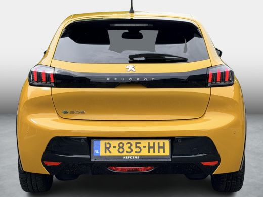 Peugeot e-208 EV Allure 50 kWh SOH 98,2% / Fabrieksgarantie / Warmtepomp / 3 Fase / Apple & Android / 1e Eigena... ActivLease financial lease