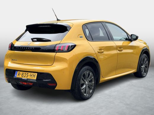 Peugeot e-208 EV Allure 50 kWh SOH 98,2% / Fabrieksgarantie / Warmtepomp / 3 Fase / Apple & Android / 1e Eigena... ActivLease financial lease