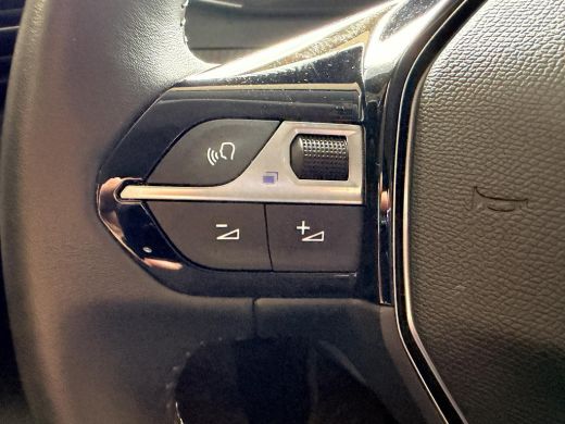Peugeot e-208 EV Allure 50 kWh SOH 98,2% / Fabrieksgarantie / Warmtepomp / 3 Fase / Apple & Android / 1e Eigena... ActivLease financial lease