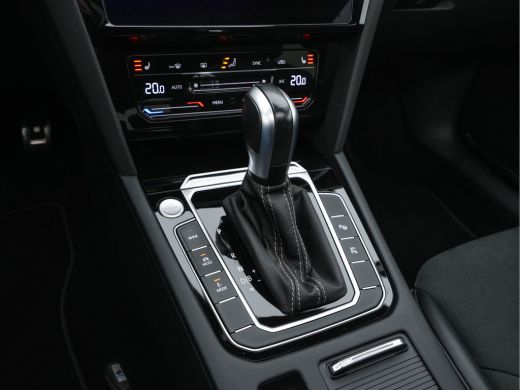 Volkswagen Arteon 1.4 TSI eHybrid R-Line Business+ (Plug-In) (INCL-BTW) *PANO | HEAD-UP | LEATHER-MICROFIBRE | FULL... ActivLease financial lease