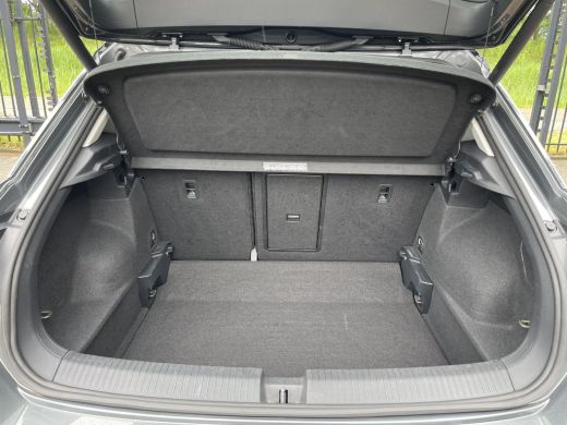 Volkswagen T-Roc 1.0 TSI Style Business | BTW ! ! | Panoramaschuif dak | Elk achterklep | Digital dashboard | ActivLease financial lease