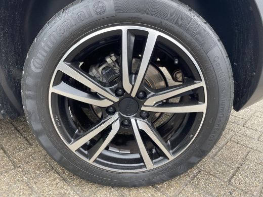 Volkswagen T-Roc 1.0 TSI Style Business | BTW ! ! | Panoramaschuif dak | Elk achterklep | Digital dashboard | ActivLease financial lease