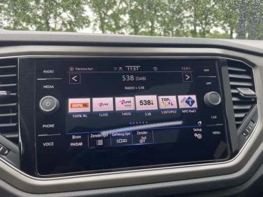 Volkswagen T-Roc 1.0 TSI Style Business | BTW ! ! | Panoramaschuif dak | Elk achterklep | Digital dashboard | ActivLease financial lease