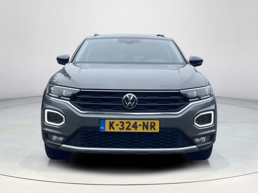Volkswagen T-Roc 1.0 TSI Style Business | BTW ! ! | Panoramaschuif dak | Elk achterklep | Digital dashboard | ActivLease financial lease