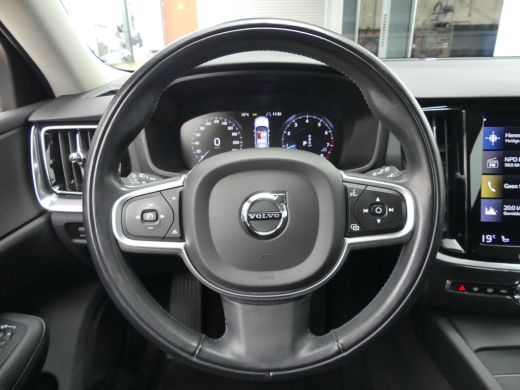 Volvo  V60 2.0 B3 Momentum Business | TREKHAAK | ADAPTIVE CRUISE | STUUR+STOELVERWARMING | CAMERA | PARKEERS... ActivLease financial lease