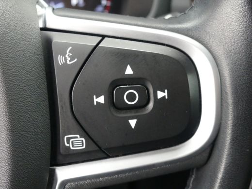 Volvo  V60 2.0 B3 Momentum Business | TREKHAAK | ADAPTIVE CRUISE | STUUR+STOELVERWARMING | CAMERA | PARKEERS... ActivLease financial lease