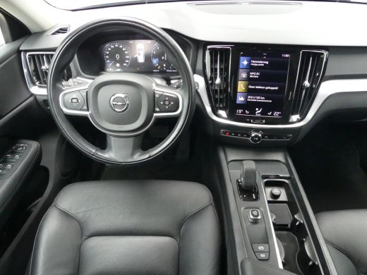 Volvo  V60 2.0 B3 Momentum Business | TREKHAAK | ADAPTIVE CRUISE | STUUR+STOELVERWARMING | CAMERA | PARKEERS... ActivLease financial lease