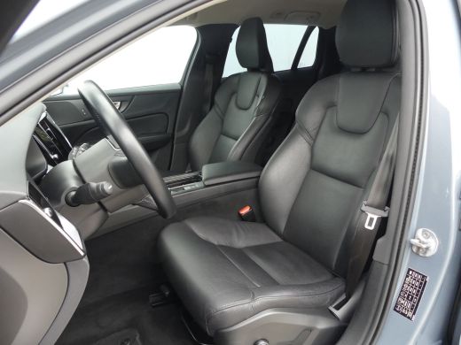 Volvo  V60 2.0 B3 Momentum Business | TREKHAAK | ADAPTIVE CRUISE | STUUR+STOELVERWARMING | CAMERA | PARKEERS... ActivLease financial lease