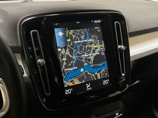 Volvo  XC40 1.5 T4 Recharge Inscription 211Pk Automaat (APPLE CARPLAY, GROOT NAVI, GETINT GLAS, TREKHAAK, SPO... ActivLease financial lease