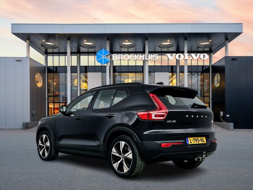 Volvo  XC40 Recharge P8 AWD R-Design | 19" Allseason | Trekhaak | Parkeercamera | Stoel/Stuur/Achterbankverwa... ActivLease financial lease