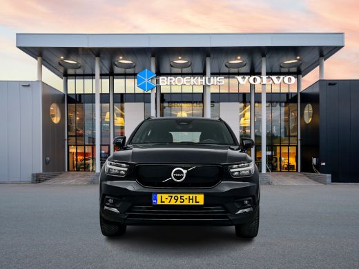 Volvo  XC40 Recharge P8 AWD R-Design | 19" Allseason | Trekhaak | Parkeercamera | Stoel/Stuur/Achterbankverwa... ActivLease financial lease