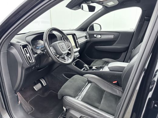 Volvo  XC40 Recharge P8 AWD R-Design | 19" Allseason | Trekhaak | Parkeercamera | Stoel/Stuur/Achterbankverwa... ActivLease financial lease