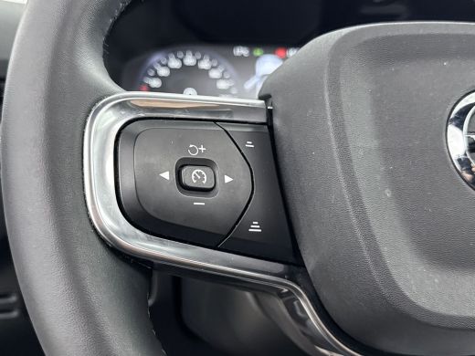 Volvo  XC40 T5 Recharge R-Design | 19" | Leder/Nubuck | Panoramadak | Trekhaak | Stoel/Stuurverwarming | Park... ActivLease financial lease