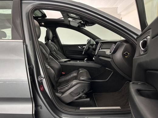 Volvo  XC60 2.0 T8 Twin Engine AWD R-Design (INCL.BTW) *PANO | LEATHER-MICROFIBRE | FULL-LED | KEYLESS | AIR-... ActivLease financial lease