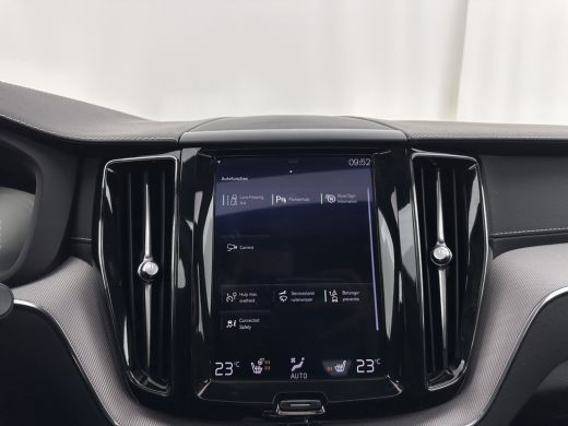 Volvo  XC60 2.0 T8 Twin Engine AWD R-Design (INCL.BTW) *PANO | LEATHER-MICROFIBRE | FULL-LED | KEYLESS | AIR-... ActivLease financial lease