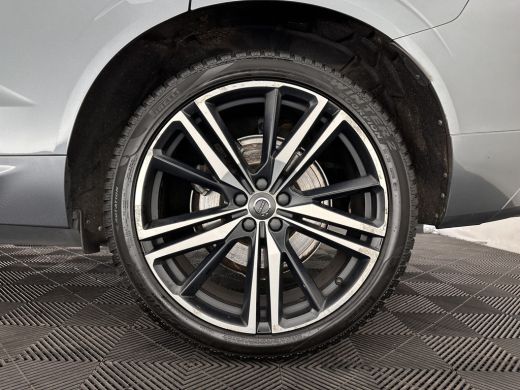 Volvo  XC60 2.0 T8 Twin Engine AWD R-Design (INCL.BTW) *PANO | LEATHER-MICROFIBRE | FULL-LED | KEYLESS | AIR-... ActivLease financial lease