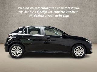 Peugeot 208 1.2 PureTech Deluxe (APPLE CARPLAY, GROOT NAVI, CRUISE, SPORTSTOELEN, LANE ASSIST, LEDER STUURWIE...