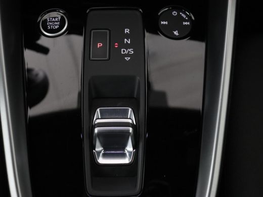 Audi A3 30 TFSI Advanced edition | Stoelverwarming | Adaptive cruise | Keyless | Camera | Carplay | Audi ... ActivLease financial lease