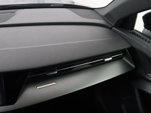Audi A3 30 TFSI Advanced edition | Stoelverwarming | Adaptive cruise | Keyless | Camera | Carplay | Audi ... ActivLease financial lease