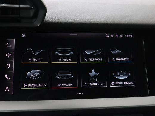 Audi A3 30 TFSI Advanced edition | Stoelverwarming | Adaptive cruise | Keyless | Camera | Carplay | Audi ... ActivLease financial lease