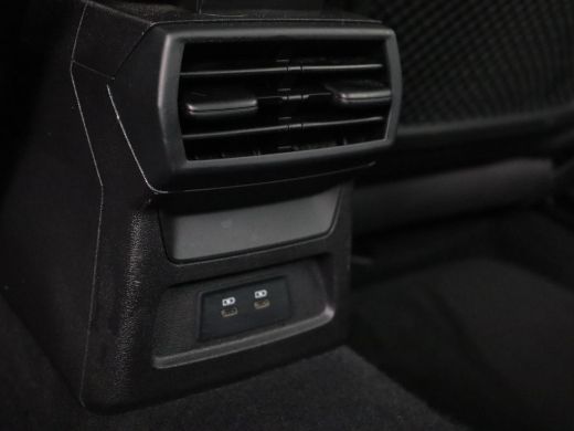 Audi A3 30 TFSI Advanced edition | Stoelverwarming | Adaptive cruise | Keyless | Camera | Carplay | Audi ... ActivLease financial lease
