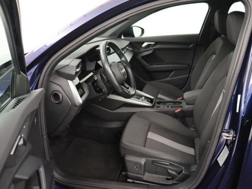 Audi A3 30 TFSI Advanced edition | Stoelverwarming | Adaptive cruise | Keyless | Camera | Carplay | Audi ... ActivLease financial lease