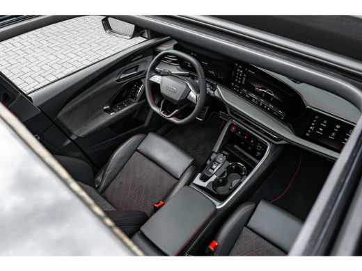 Audi SQ5 3.0 TFSI 367PK | UNIEK IN NEDERLAND! | Trekhaak | Panorama Dak | B&O | Luchtvering | Head-up Disp... ActivLease financial lease