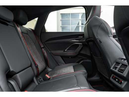 Audi SQ5 3.0 TFSI 367PK | UNIEK IN NEDERLAND! | Trekhaak | Panorama Dak | B&O | Luchtvering | Head-up Disp... ActivLease financial lease