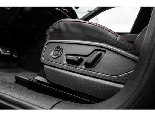 Audi SQ5 3.0 TFSI 367PK | UNIEK IN NEDERLAND! | Trekhaak | Panorama Dak | B&O | Luchtvering | Head-up Disp... ActivLease financial lease