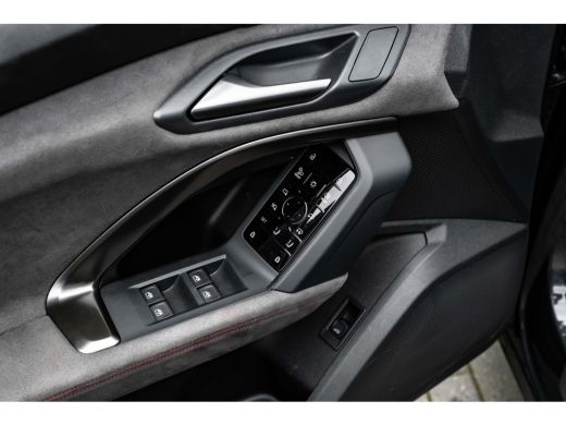 Audi SQ5 3.0 TFSI 367PK | UNIEK IN NEDERLAND! | Trekhaak | Panorama Dak | B&O | Luchtvering | Head-up Disp... ActivLease financial lease